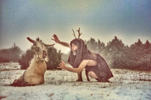 ¡Oh, viejo espíritu de los grandes Uros! ¡Oh, viejo espíritu de los grandes Uros!